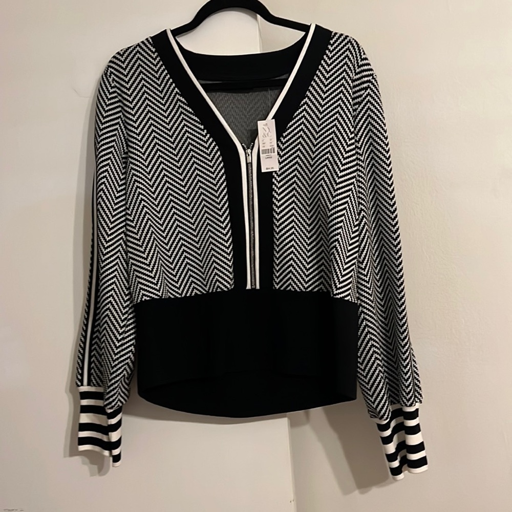 Brand new New York and Company top
